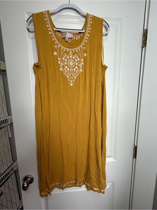 Philosophy Dresses & Skirts - Philosophy Mustard Yellow Embroidered Scoop Neck Dress